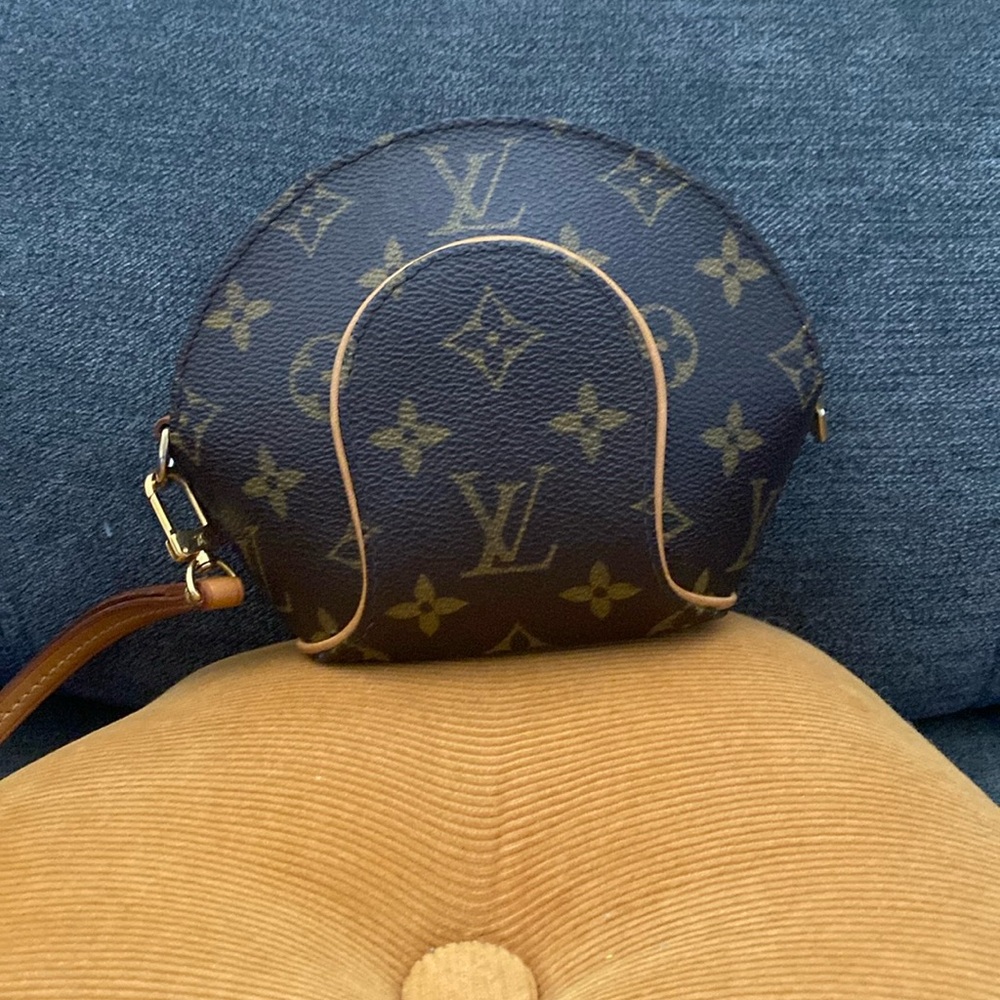 LV mini ellipse wristlet